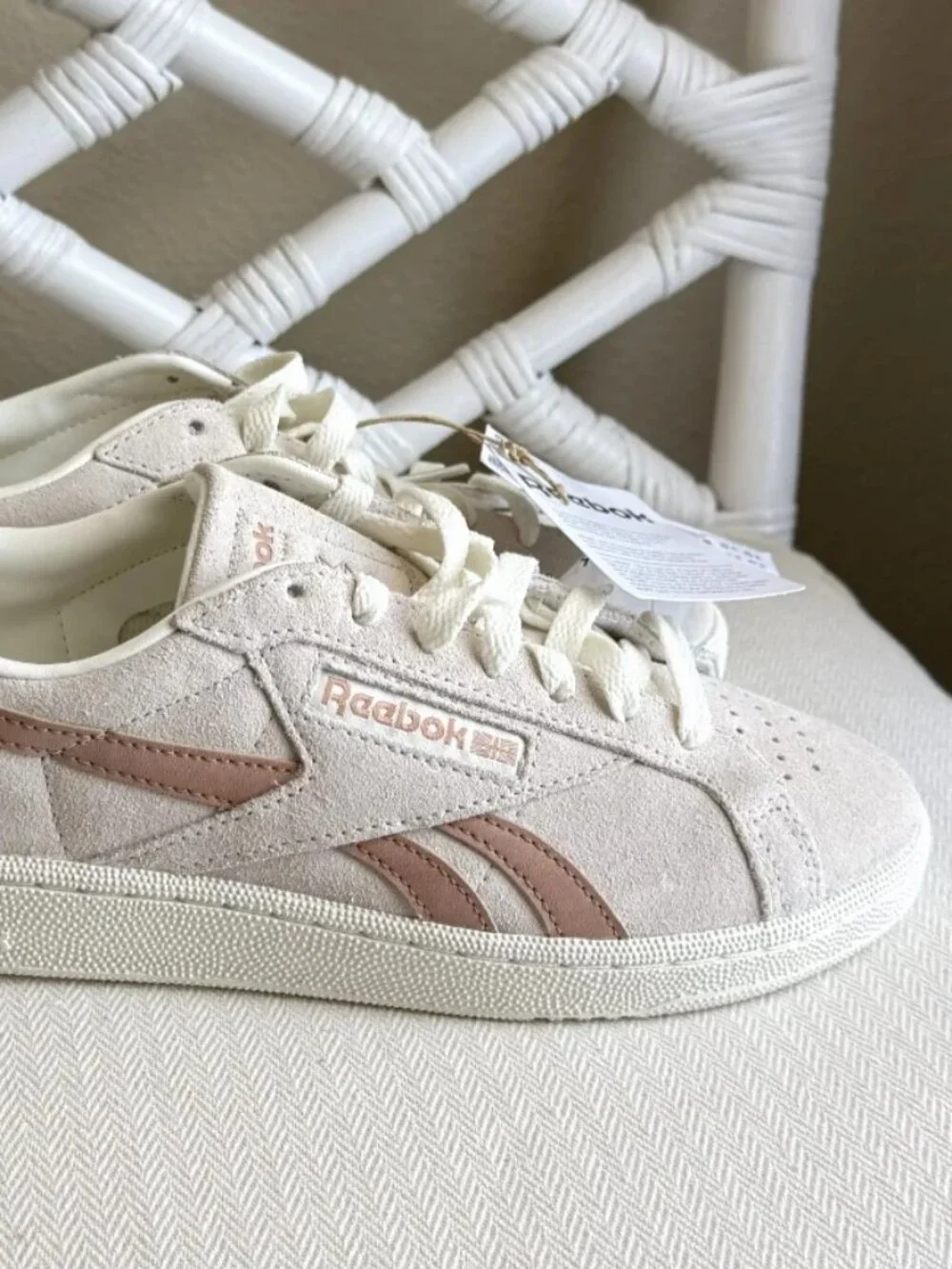 Reebok Club C Grounds UK Beige Pink Clay Women's Suede Sneakers Size 8.5 NWT